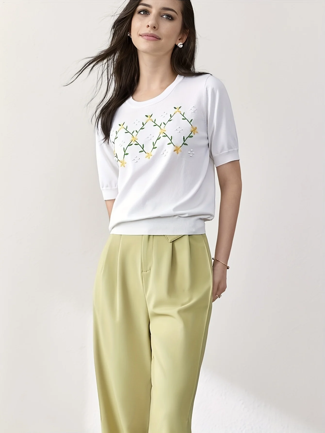 Embroidered Knit Sweater, Elegant Crew Neck Short Sleeve Sweater, Women's Clothing - 图片 5