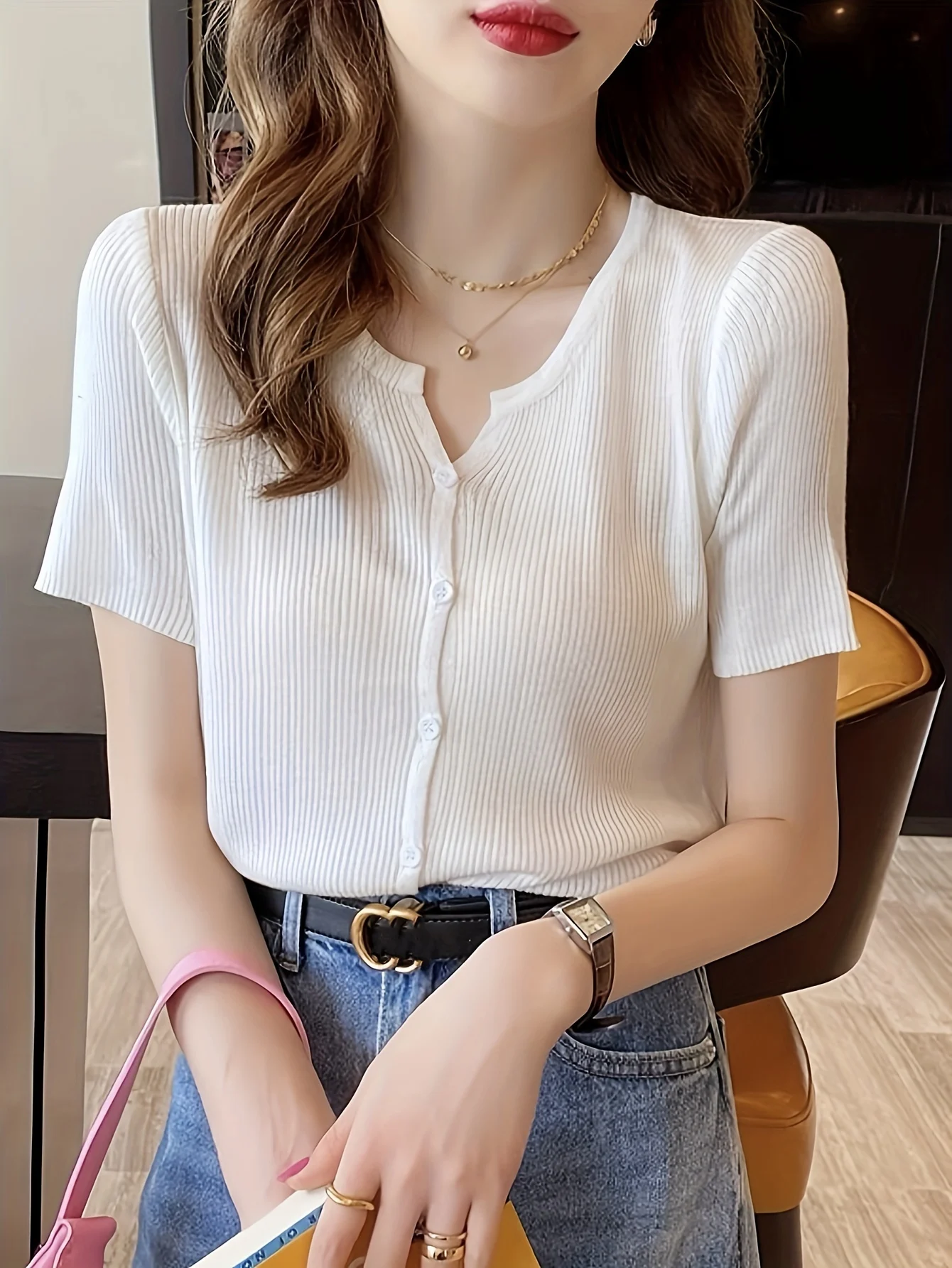 Ice Fiber Fabric Short-Sleeve T-Shirt for Women, Summer Lightweight Style, High-End Feel, Elegant Temperament, Small Cardigan, Slim Fit,, Versatile V-Neck Top - 图片 9