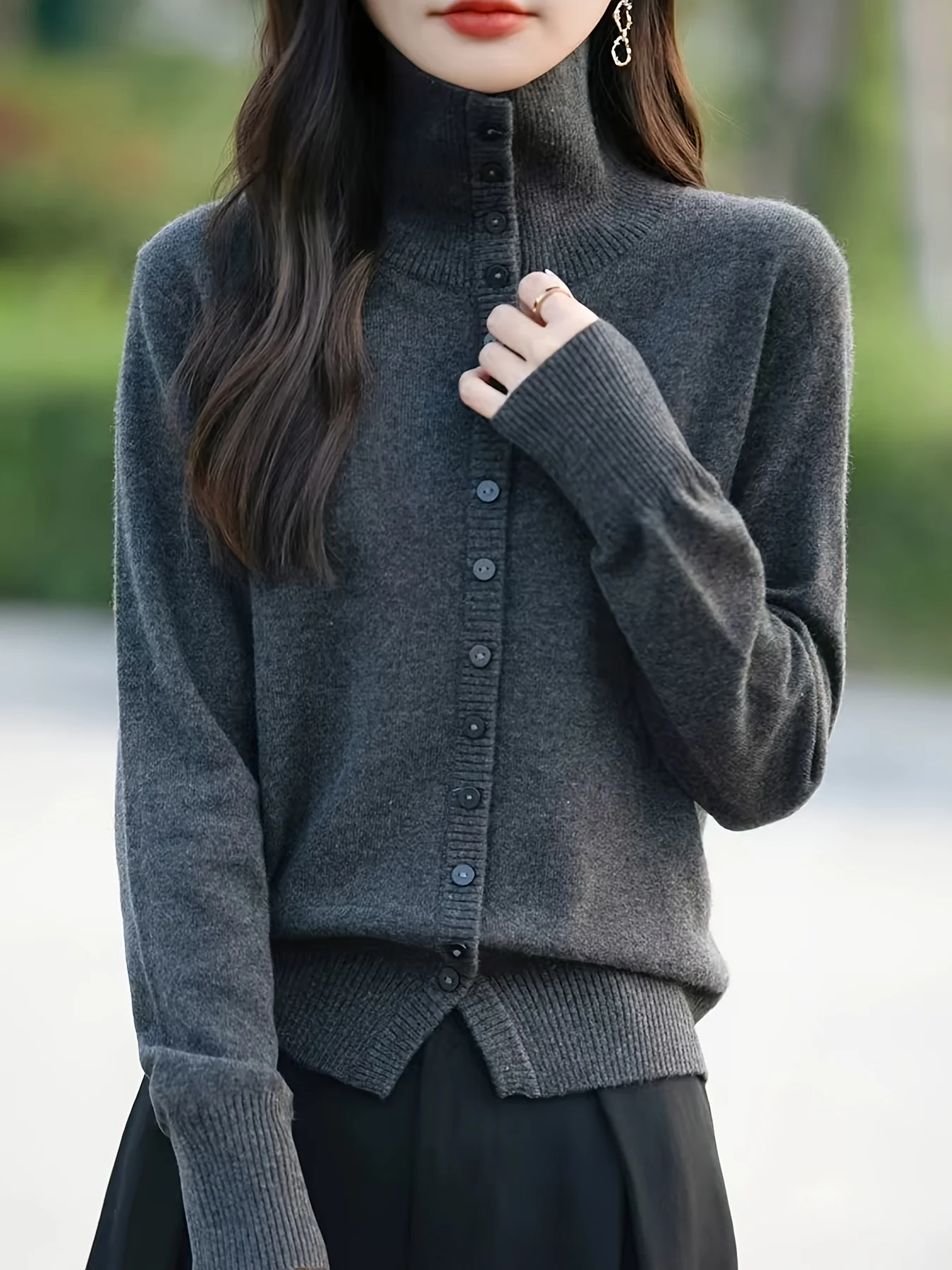 New Fine-Spun Autumn/Winter Fashionable High-End Versatile High-Neck Single-Breasted Hair Needle Sweater - 图片 3