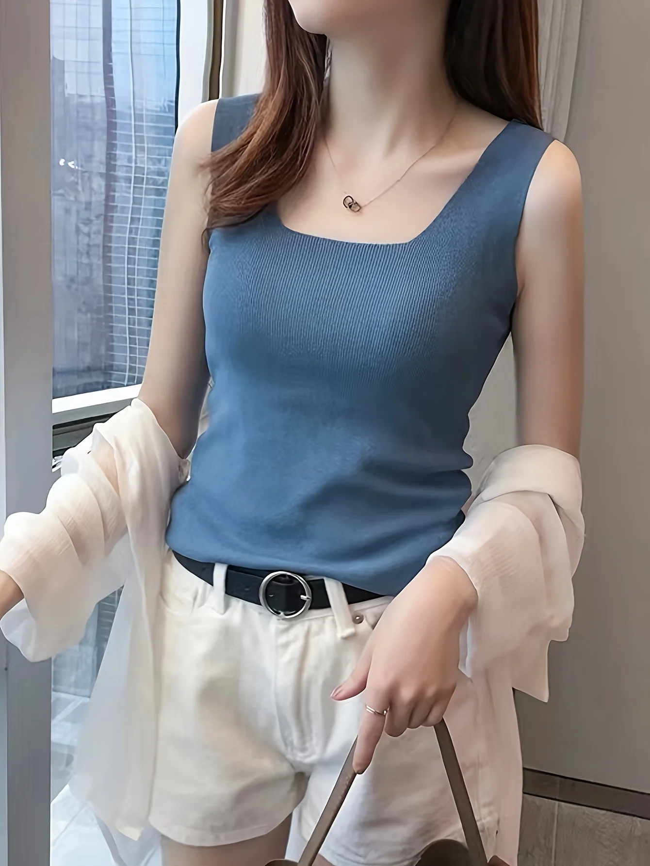 Women's Wide Strap Top, Sleeveless Short Vest for Layering or Outerwear - 图片 7