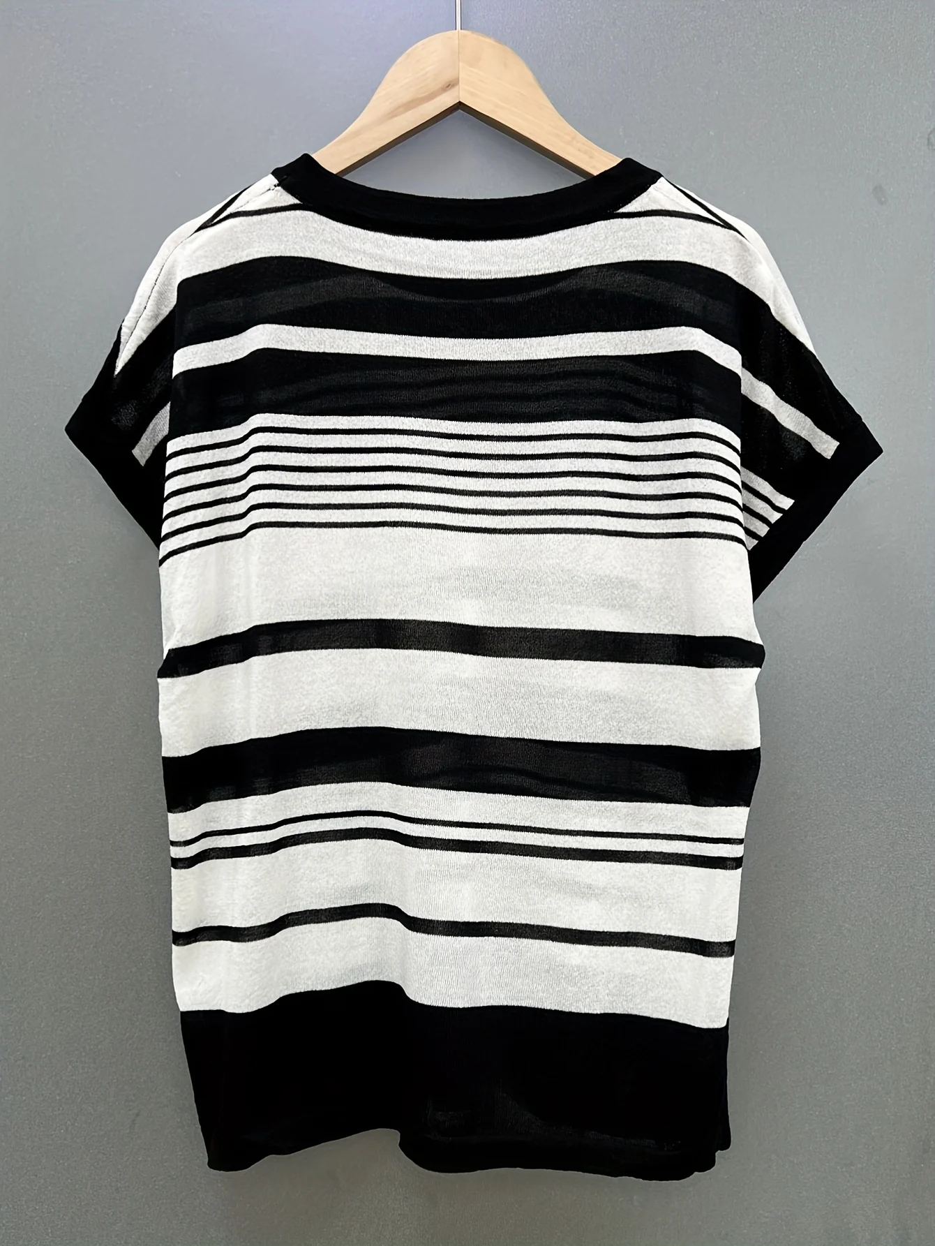 Striped Contrast Ice Fiber Fabric Short Sleeve Top Women'S Summer European Style Loose Thin Sheer T-Shirt Top - 图片 2