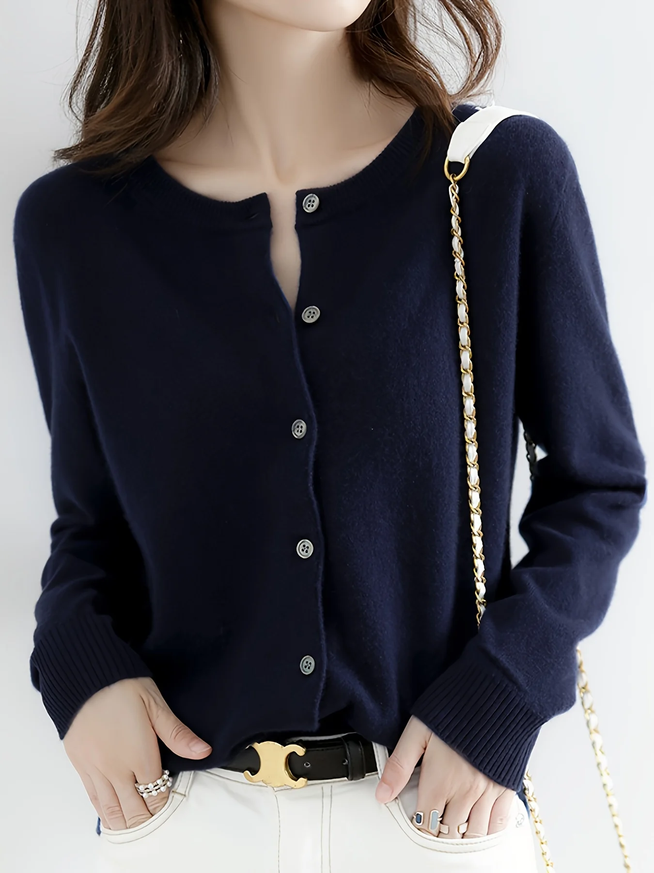 New Fine-Spun Cardigan for Women, a Light And Sweet Outer Layer, Loose-Fitting with Long Sleeves