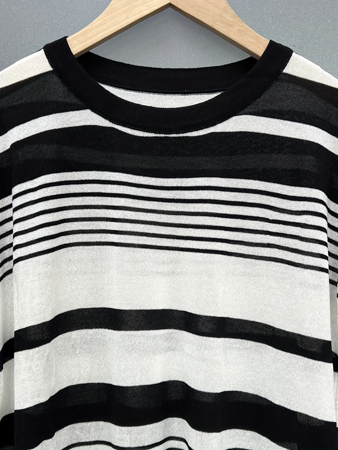 Striped Contrast Ice Fiber Fabric Short Sleeve Top Women'S Summer European Style Loose Thin Sheer T-Shirt Top - 图片 4
