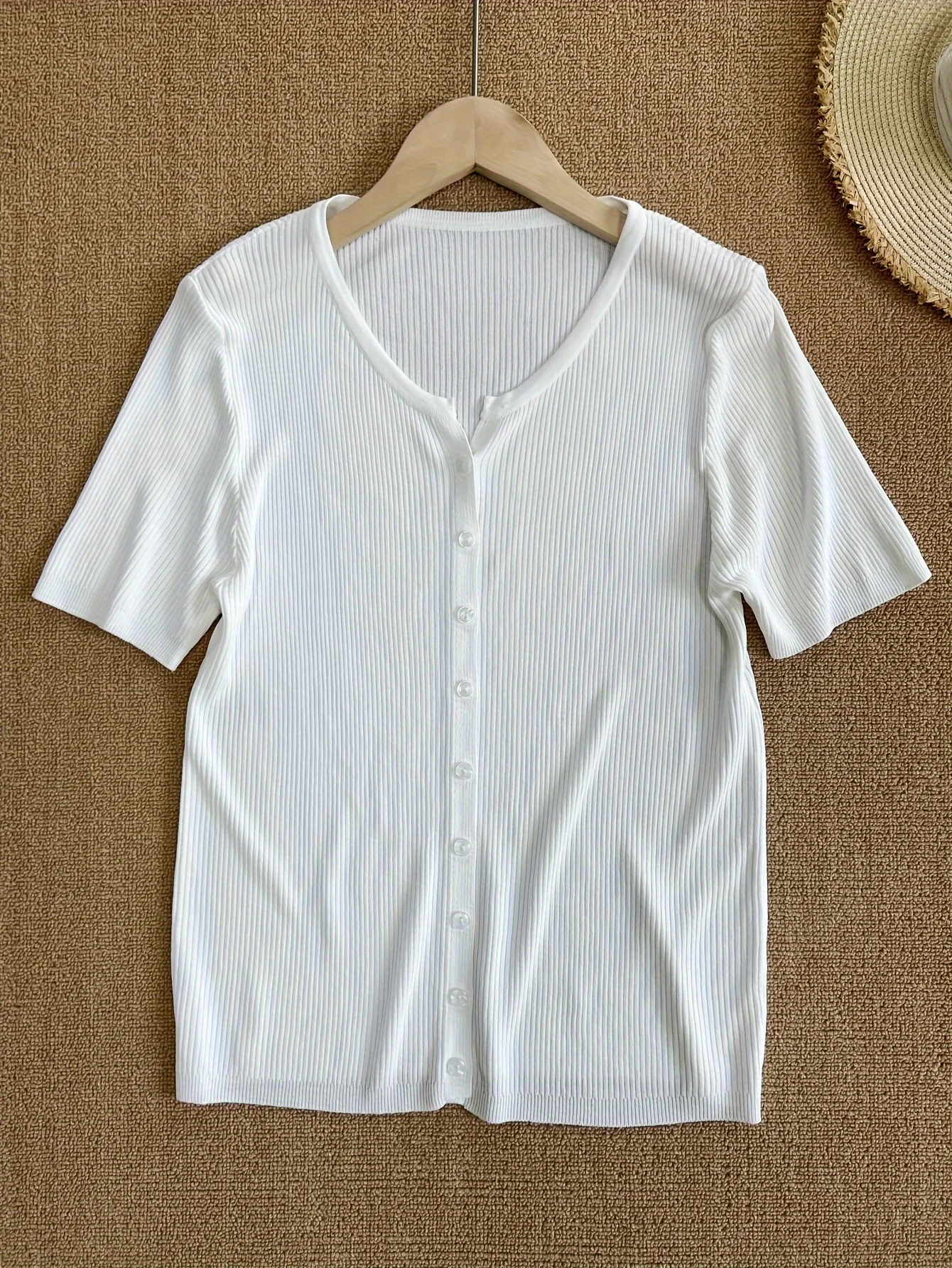 Ice Fiber Fabric Short-Sleeve T-Shirt for Women, Summer Lightweight Style, High-End Feel, Elegant Temperament, Small Cardigan, Slim Fit,, Versatile V-Neck Top - 图片 14