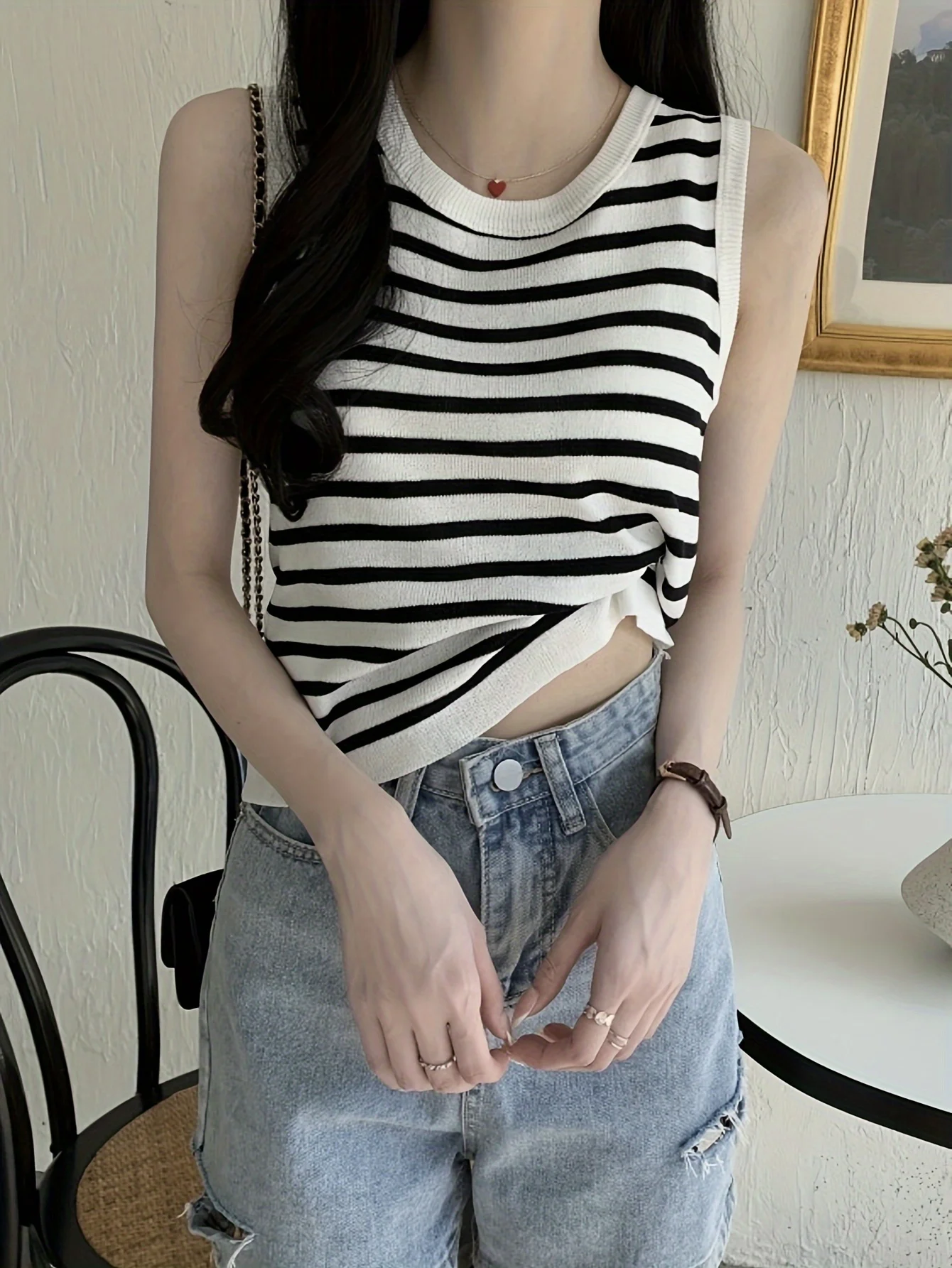 Vintage Striped Sleeveless Crop Top for Summer, Perfect for Layering Or Wearing Alone - 图片 8