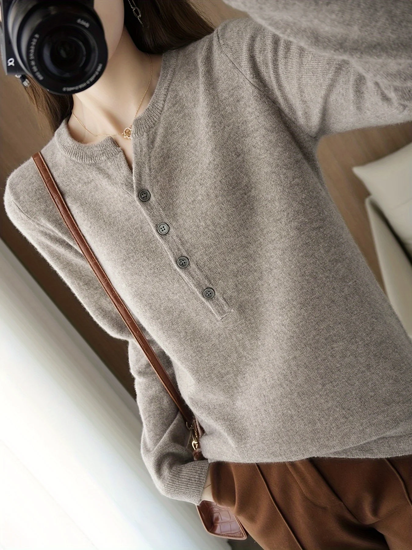 Solid Color Long Sleeve V-Neck T-Shirt for Women, New Fashion Simple Elegant Top - 图片 4