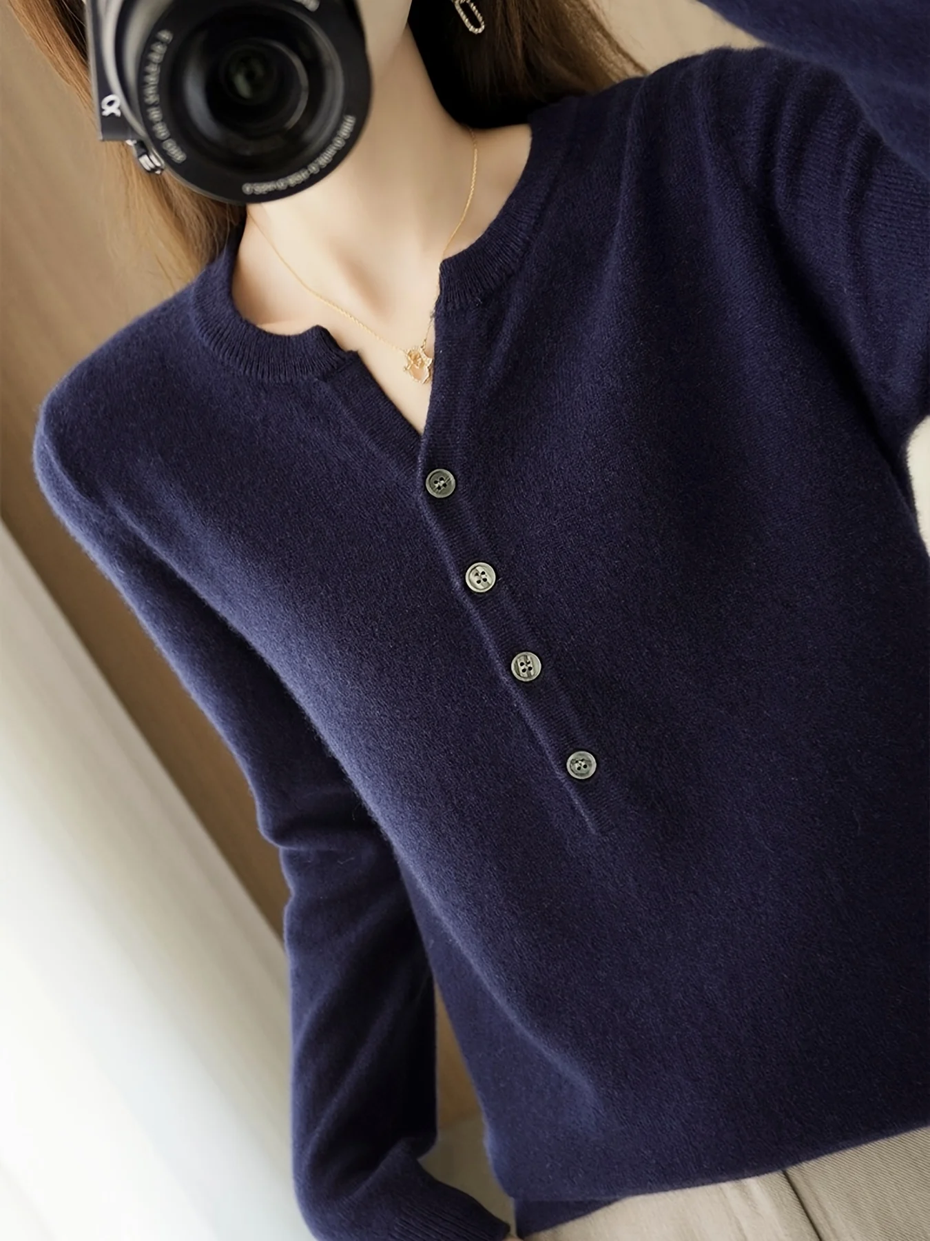 Solid Color Long Sleeve V-Neck T-Shirt for Women, New Fashion Simple Elegant Top - 图片 2